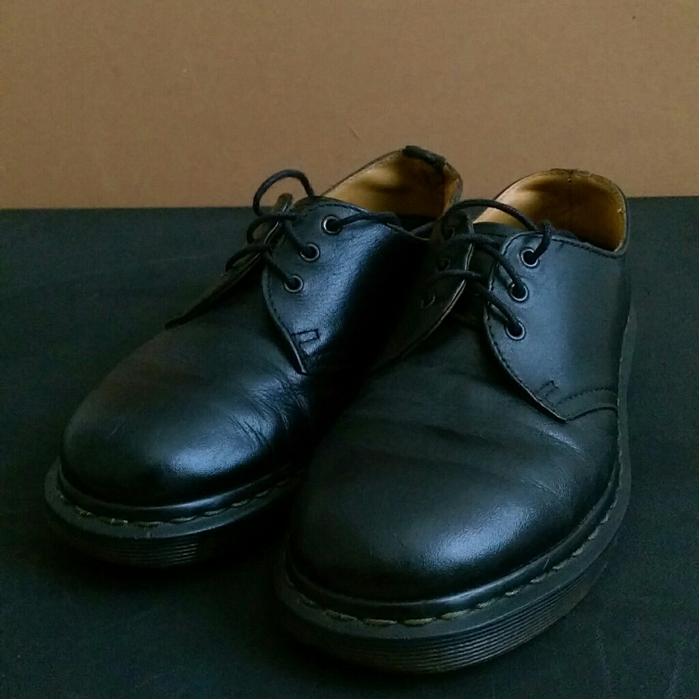 Black Dr. Martens 1461
